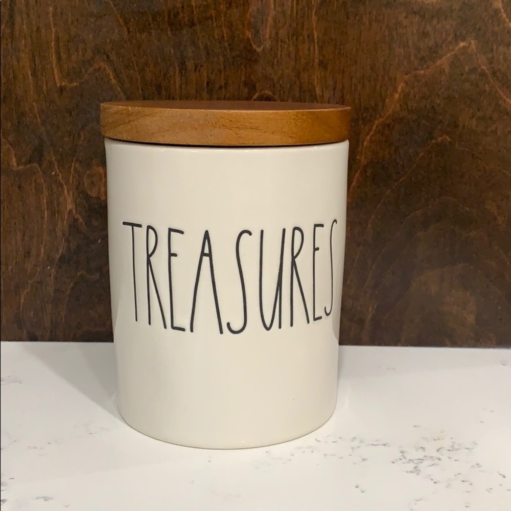 Treasures Rae Dunn